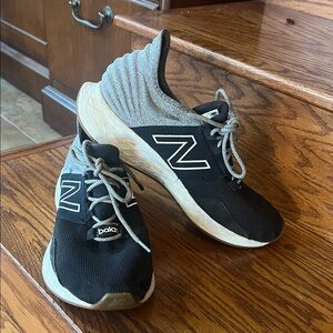 New Balance Black and Gray Athletic Shoes, size 9